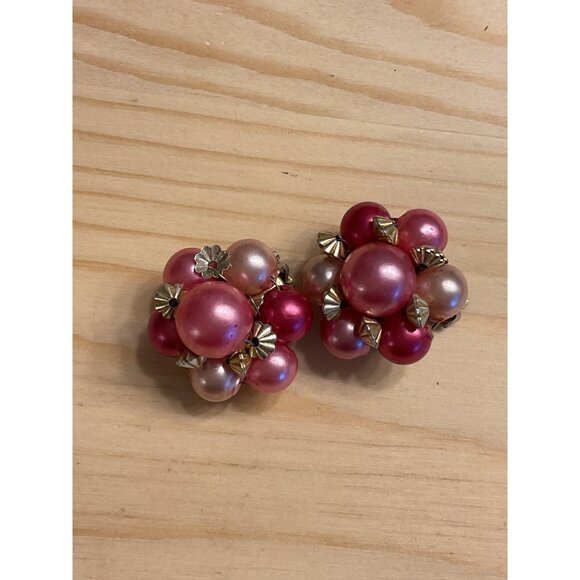 Vintage Cluster Clip-On Earrings Pink & Gold Faux Pearl Hong Kong 1950s Retro - Picture 3 of 5